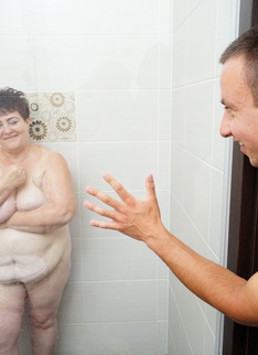 Mature BBW getting seduced for sex in the shower