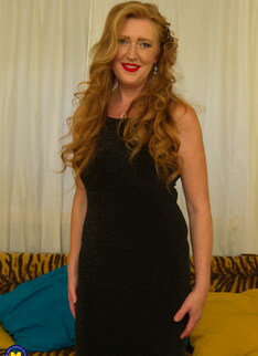 Horny older cougar doing her toy boy