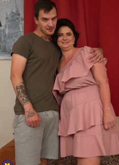 This curvy cougar loves to fool around with her toy boy
