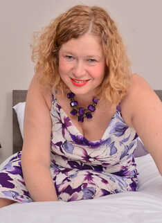 British housewife getting wet in bed