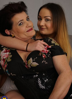 Hot babe having fun with a naughty older lesbian