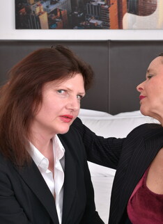 Two hairy British housewives getting full lesbian