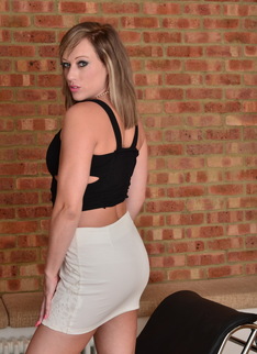 This British MILF loves to play alone