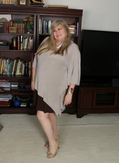 Mature American BBW playing with herself