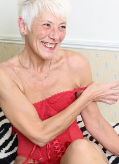 Naughty British mature lady getting horny