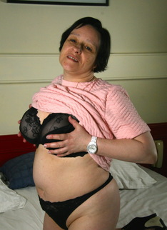 Chubby mature lady playing with herself
