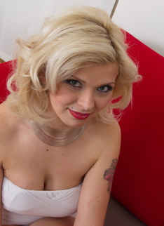 Hairy blonde MOM getting the POV treatment