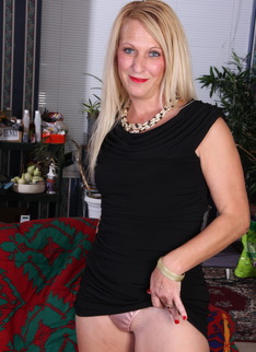 American housewife playing with her toy