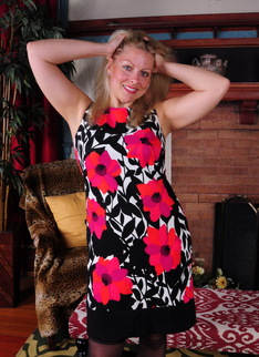 Hot Blonde American housewife playing with herself