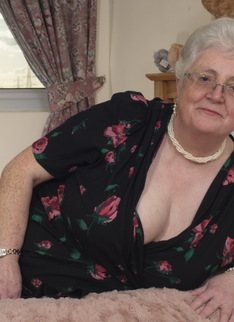 British granny playing with her voluptous body