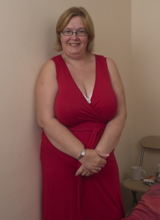 Large British mature lady with big natural tits getting dirty