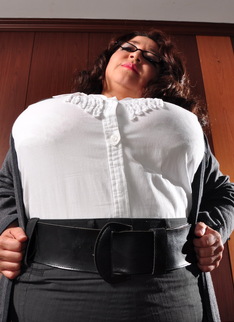 Huge breasted mature lady playing with herself
