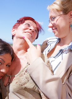 Three old and young lesbians have a wet afternoon