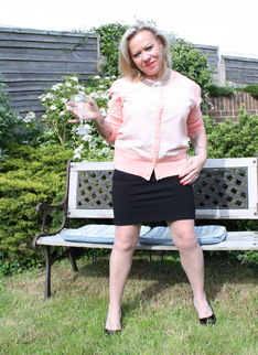 Naughty Biritish housewife getting dirty in the garden