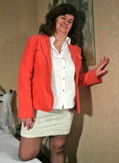 Big Dutch housewife playing with herself