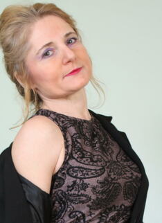 This lonely British housewife loves to play alone