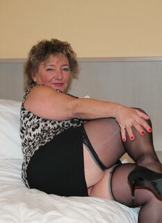 This German housewife gets very frisky